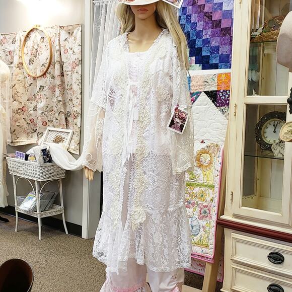 Handmade Upcycled Ivory Vintage Lace Duster Bell sleeve Boho Chic‎ Size One size - Picture 1 of 10